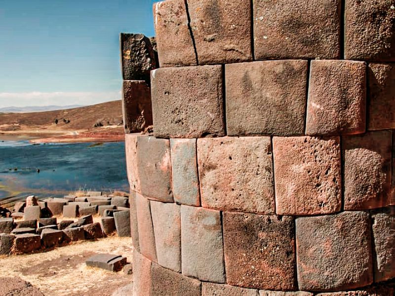 Tour Chullpas de Sillustani Medio Día