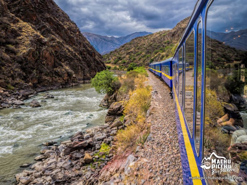 Tour Valle Sagrado Conexión Machu Picchu por Tren 2 Días y 1 Noche